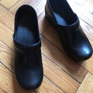 Black Danskos size 9